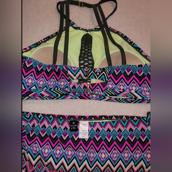 Allure by IMG Bikini - 16/18 - Picture 3 of 3